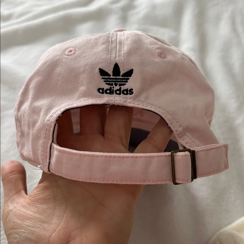 Hat Adidas originals pink‎ black accent color vintage